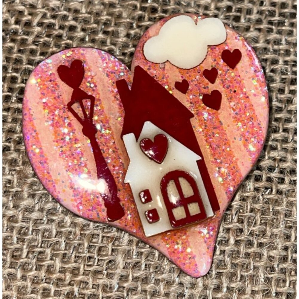 Vintage Lucinda Heart Shape Pin Glittery House Valentine Theme Red Pink Cream - Picture 7 of 16